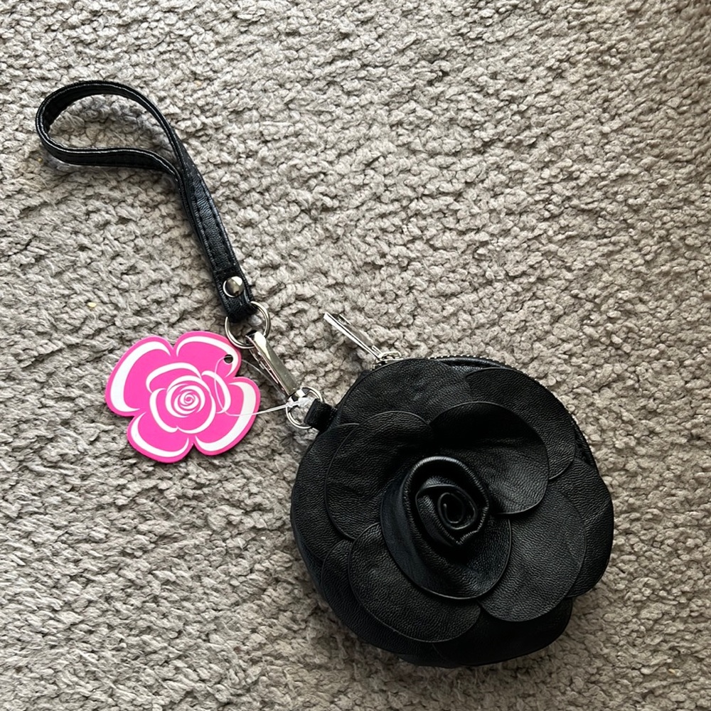 NWT BLACK VEGAN LEATHER FLOWER WRISTLET